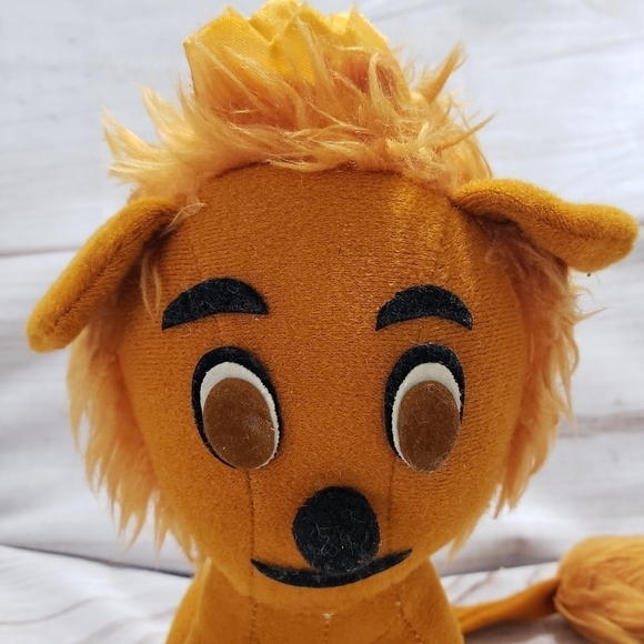 Vintage Steinman Kitshy Lion 7" Plush Stuffed Animal Crown A&J Distributing 70s - Picture 2 of 9